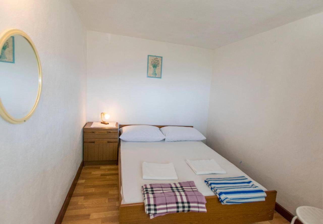 Apartments And Room Milka-Jere Primošten Eksteriør bilde