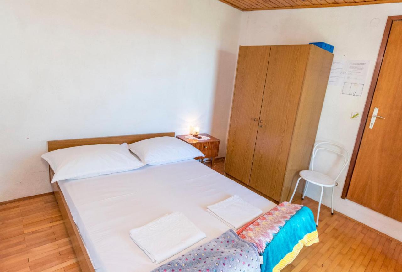 Apartments And Room Milka-Jere Primošten Eksteriør bilde